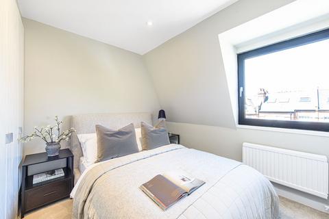 2 bedroom flat for sale, Goldhurst Trc, South Hampstead, London, NW6