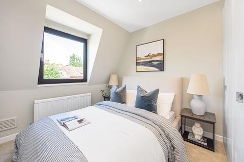 2 bedroom flat for sale, Goldhurst Trc, South Hampstead, London, NW6