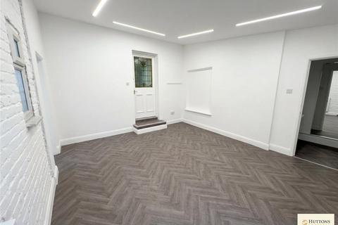 6 bedroom detached house to rent, Kingston Lane, Opposite Brunel University (Stop BJ), UB8