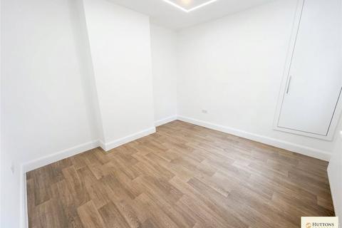 6 bedroom detached house to rent, Kingston Lane, Opposite Brunel University (Stop BJ), UB8