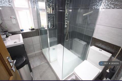 4 bedroom end of terrace house to rent, Stormount Drive, Hayes, UB3