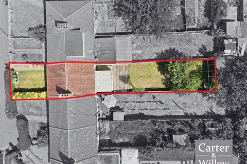 2 bedroom terraced house for sale, Holgate Gardens, Dagenham, Essex