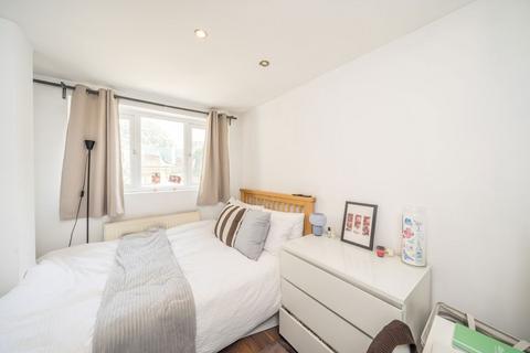 2 bedroom flat for sale, Ferndale Road, London SW4