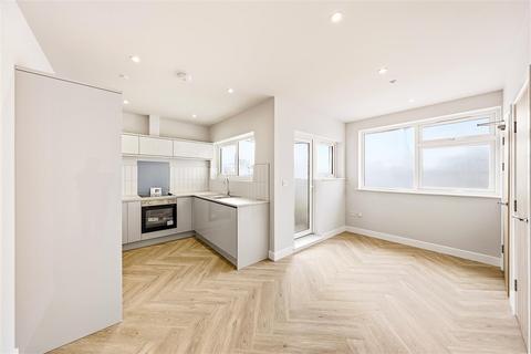 2 bedroom flat for sale, 39 Pemberton Court