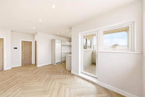 2 bedroom flat for sale, 39 Pemberton Court