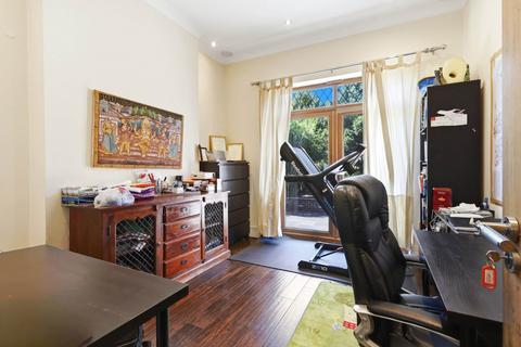 3 bedroom detached house for sale, Friern Barnet Road, London