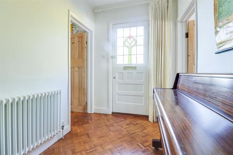 3 bedroom cottage for sale, Rayleigh Road, Benfleet SS7