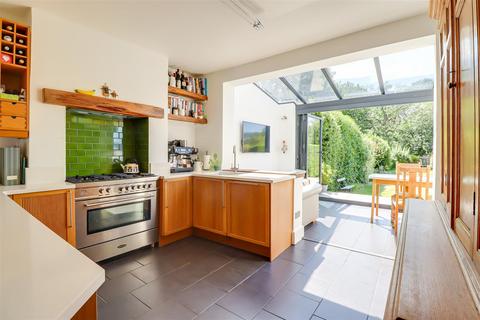 3 bedroom cottage for sale, Rayleigh Road, Benfleet SS7