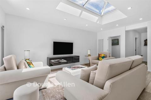 3 bedroom semi-detached bungalow for sale, Caterham Avenue, Ilford IG5