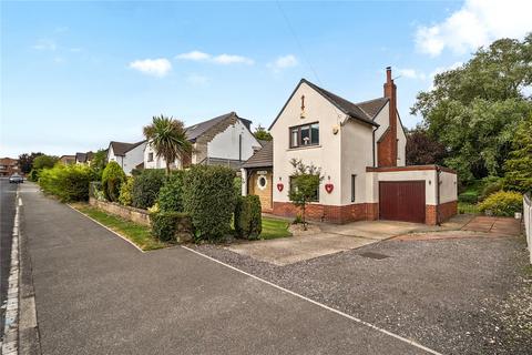3 bedroom detached house for sale, Woodhall Park Avenue, Stanningley, Pudsey, West Yorkshire
