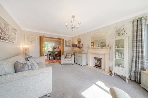 3 bedroom detached house for sale, Woodhall Park Avenue, Stanningley, Pudsey, West Yorkshire