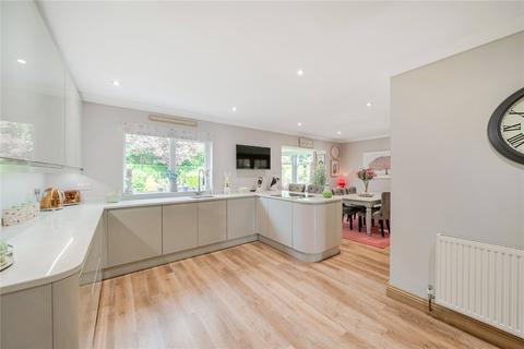 3 bedroom detached house for sale, Woodhall Park Avenue, Stanningley, Pudsey, West Yorkshire