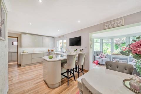 3 bedroom detached house for sale, Woodhall Park Avenue, Stanningley, Pudsey, West Yorkshire