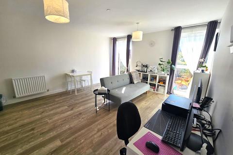 1 bedroom flat for sale, Carpenter House, Hayes, Hayes, Middlesex, UB3