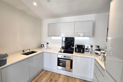 1 bedroom flat for sale, Carpenter House, Hayes, Hayes, Middlesex, UB3