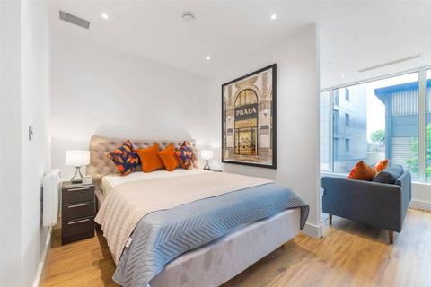 Studio to rent, West Gate, London W5