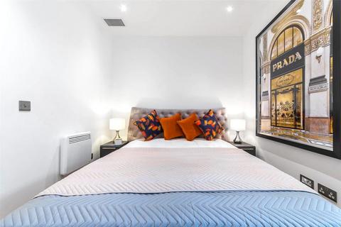 Studio to rent, West Gate, London W5