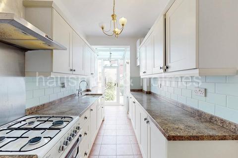 3 bedroom terraced house for sale, Dartmouth Road, NW4