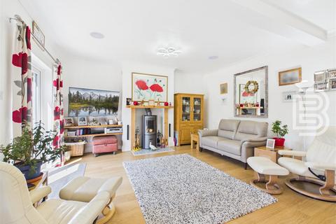 4 bedroom detached bungalow for sale, Crick Road, Rugby CV21