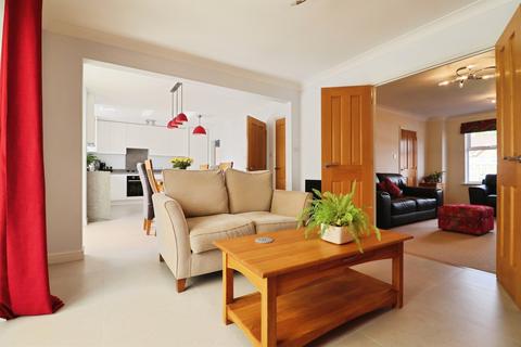 4 bedroom detached house for sale, Westward Rise, Barry