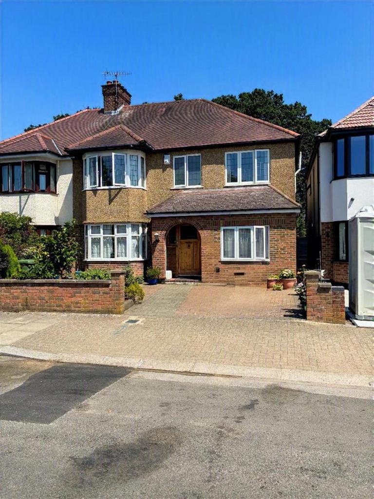 Detached house exterior, driveway