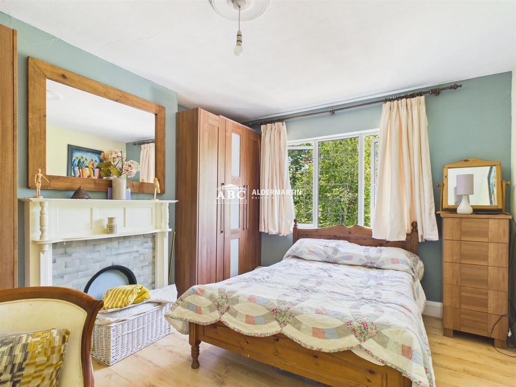 Bedroom, fireplace