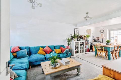 5 bedroom detached house for sale, Sandpiper Gardens, Chippenham