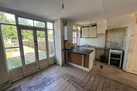 3 bedroom terraced house for sale, Barnsbury Crescent, Tolworth
