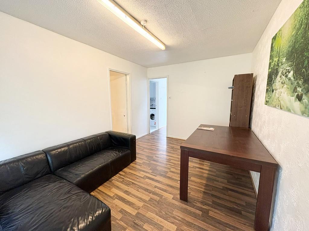 House in Salford, Greater Manchester - View 3