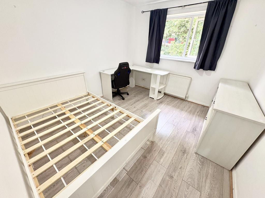 House in Salford, Greater Manchester - View 5