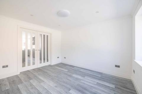 3 bedroom end of terrace house for sale, Goodman Park, Slough SL2