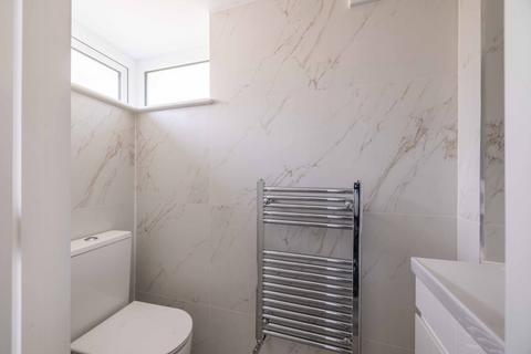3 bedroom end of terrace house for sale, Goodman Park, Slough SL2
