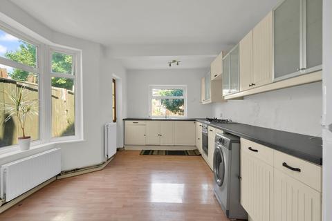 3 bedroom terraced house for sale, Nutfield Road, Leyton, E15