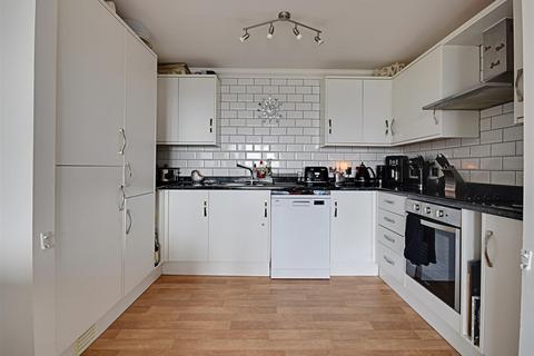 2 bedroom flat for sale, Buckhurst Road, Bexhill-On-Sea
