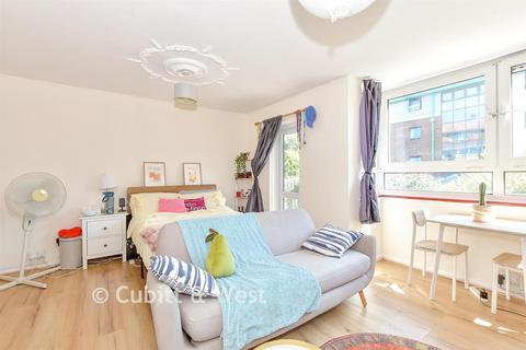 Studio for sale, Jellicoe House, Portsmouth PO1
