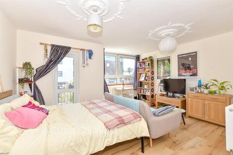 Studio for sale, Jellicoe House, Portsmouth PO1