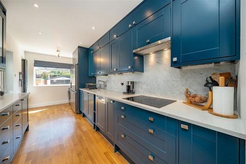 4 bedroom house to rent, Vincent Gardens, London NW2