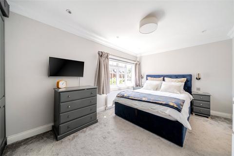 4 bedroom terraced house for sale, Gainsborough Court, Walton-On-Thames, KT12