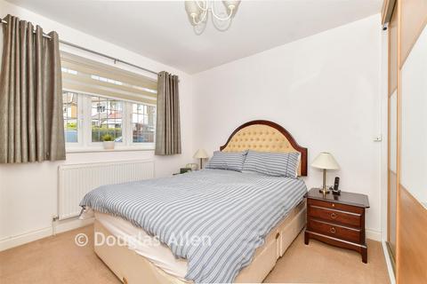 undefined, Hill Crescent, Hornchurch RM11