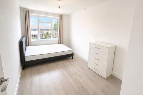 1 bedroom flat to rent, Defoe Way, Romford, RM5