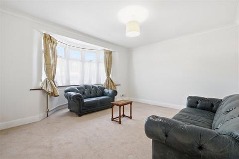 4 bedroom end of terrace house to rent, Cranbrook Rise, Ilford IG1
