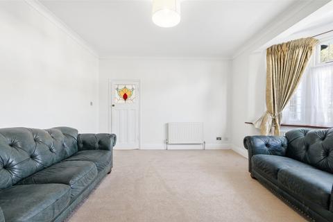 4 bedroom end of terrace house to rent, Cranbrook Rise, Ilford IG1