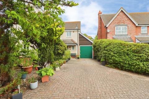 4 bedroom detached house for sale, Orwell Avenue, Saxmundham, IP17