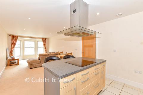 2 bedroom flat for sale, St. Agnes Place, Chichester, West Sussex