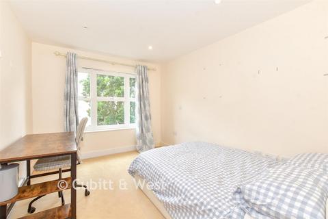 2 bedroom flat for sale, St. Agnes Place, Chichester, West Sussex