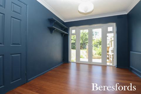 3 bedroom end of terrace house for sale, Front Lane, Upminster, RM14
