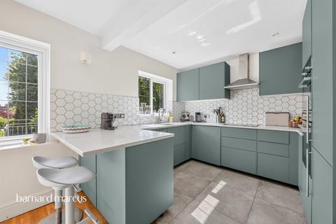 3 bedroom detached house for sale, Park Hill, Carshalton