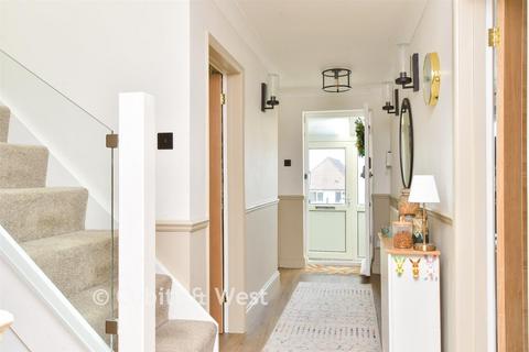 4 bedroom chalet for sale, Balsdean Road, Woodingdean, Brighton, East Sussex