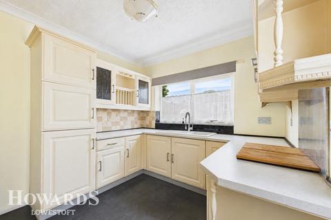2 bedroom detached bungalow for sale, Kimberley Road, Lowestoft