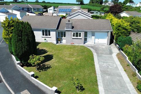 4 bedroom bungalow for sale, 17 Hazel Grove, Llanstadwell, Milford Haven SA73 1EW